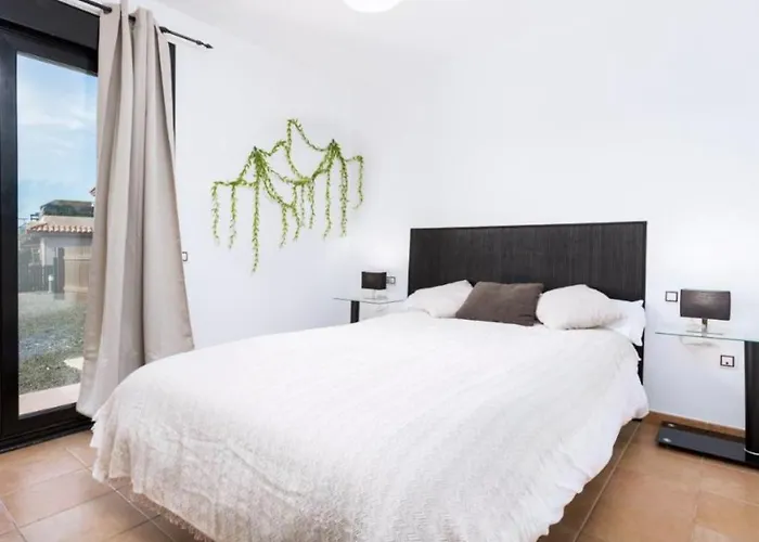 Paradise Island Nyaraló